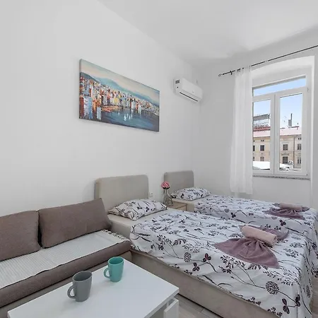 Apartment Market